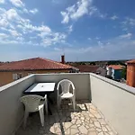 Melek דירה
