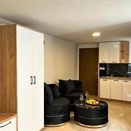 Melek Apartman *